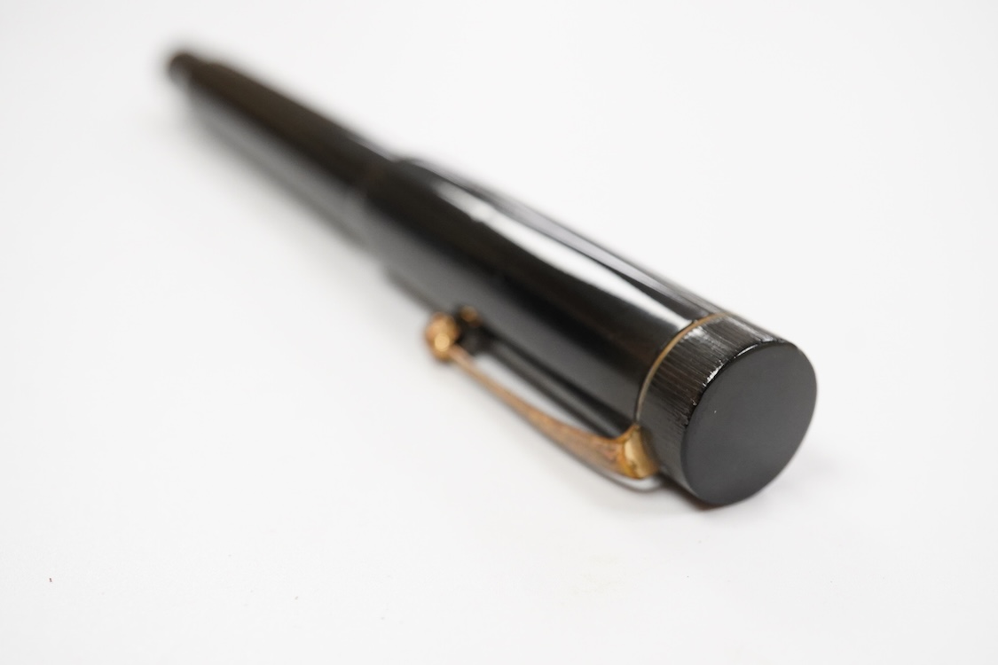 A Parker black Snr Duofold Lucky Curve fountain pen, with broad 14ct nib and bandless cap